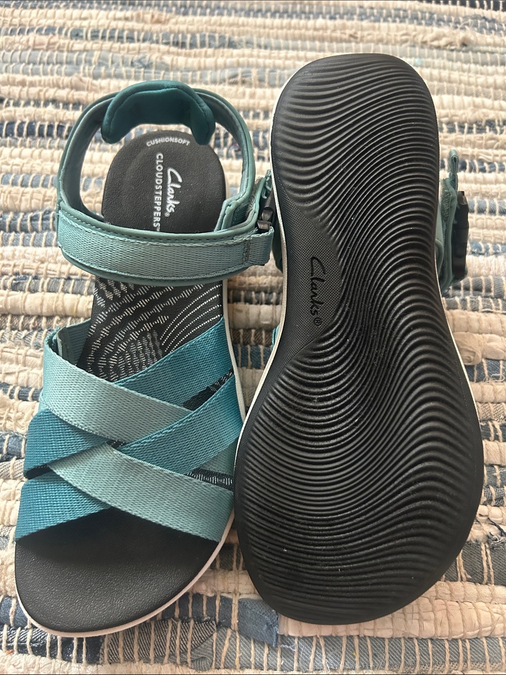Clarks Cloudsteppers Sandals - Picture 5 of 5